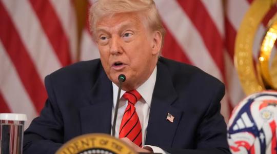 Trump, presidente de EE.UU., criticando el fallo de la Corte Suprema sobre el voto por correo