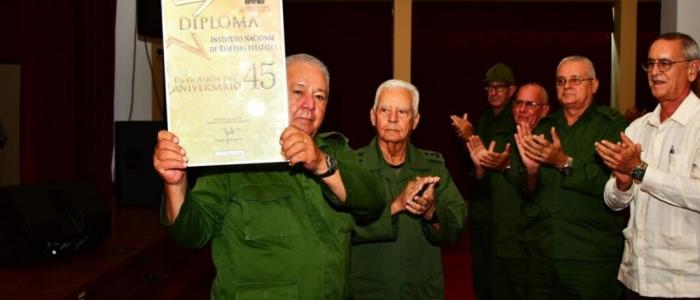 Raúl Castro envía felicitaciones al INRE por sus 45 años