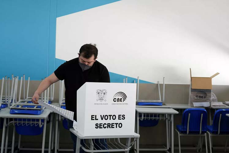 Nadzorniki pozivajo k nepristranskosti v drugem krogu volitev v Ekvadorju